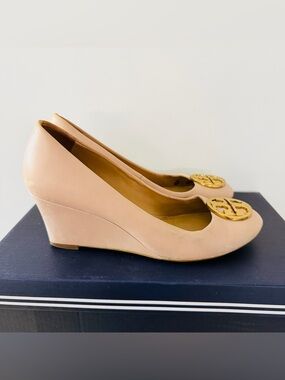 Tory Burch Nude Blush Leather Wedge Pumps with Gold Medallion